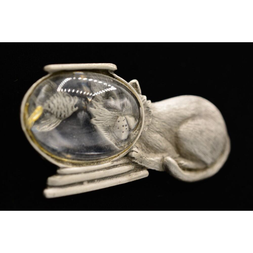 JJ Vintage Pin Brooch Cat Fish Bowl Lucite Resin Pewter Signed 1980s Rare BinAJ - Picture 2 of 12